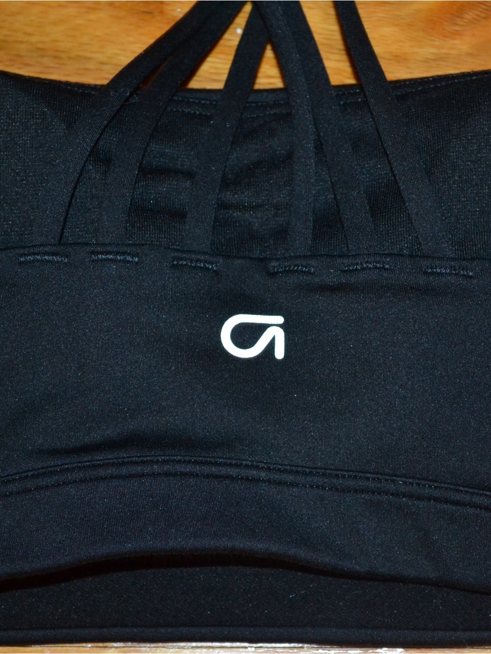 Set of two women’s GAP Fit Eclipse sports bras, size small - Picture 6 of 16